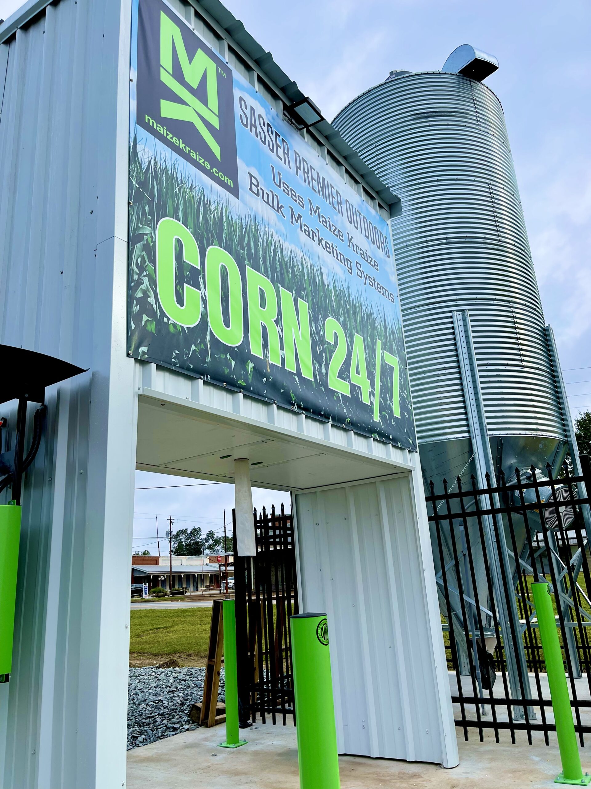 Maize Kraize corn vending machine dispensing corn
